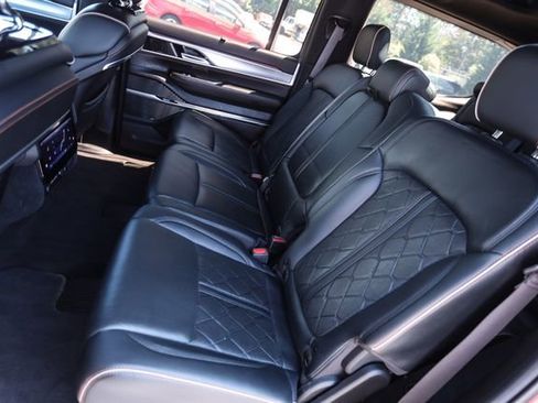 Used 2022 Jeep Grand Wagoneer Series III w/ Flexible Seating Group AWD/4WD image 77