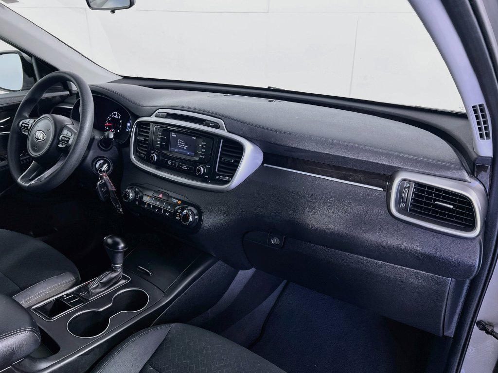 Used 2018 Kia Sorento FWD V6 image 29