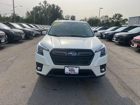 Used 2023 Subaru Forester Limited AWD/4WD image 8