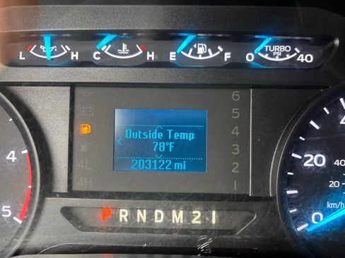 Used 2017 Ford F250 XL w/ Power Equipment Group AWD/4WD image 17