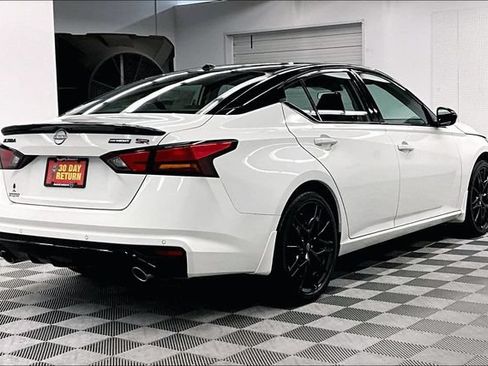 New 2026 Nissan Altima 2.5 SR w/ SR Midnight Edition Package FWD image 17