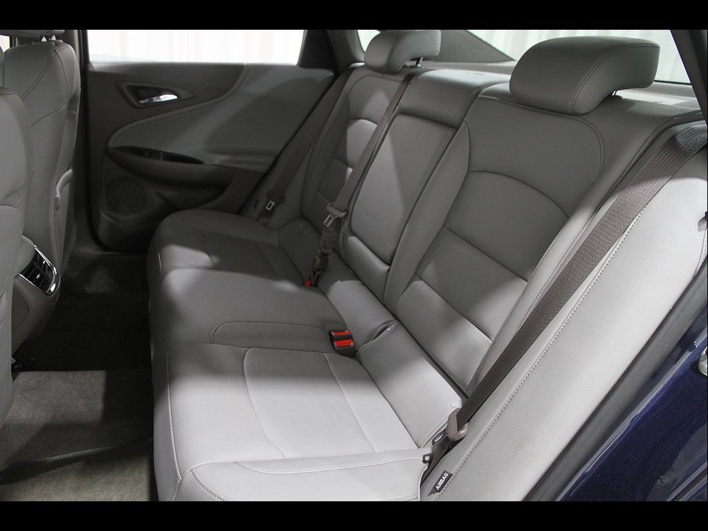 Used 2017 Chevrolet Malibu LT w/ Leather Package FWD image 18