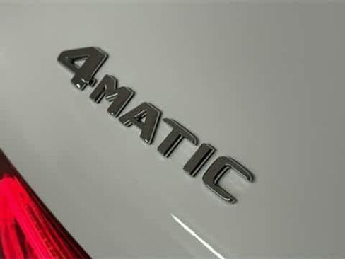 Used 2021 Mercedes-Benz GLC 300 4MATIC image 11