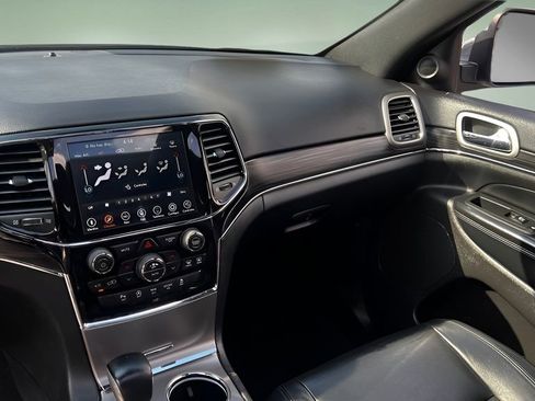 Used 2021 Jeep Grand Cherokee Limited image 12