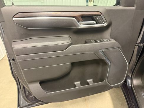 Used 2025 GMC Sierra 1500 SLT AWD/4WD image 25
