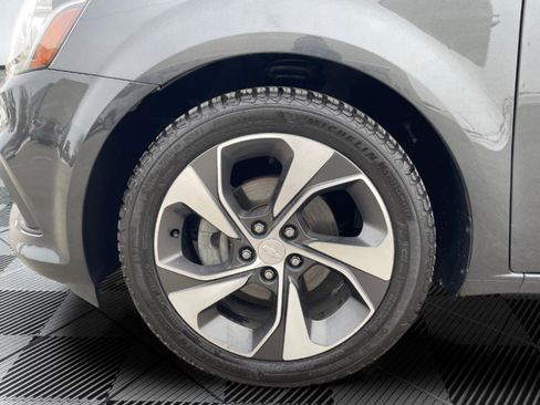 Used 2017 Chevrolet Sonic Premier w/ Driver Confidence Package image 17