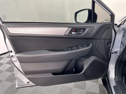 Used 2019 Subaru Outback 2.5i Premium image 31