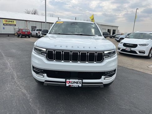 Used 2024 Jeep Wagoneer Series III image 15