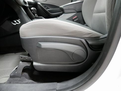 Used 2017 Hyundai Santa Fe Sport image 15