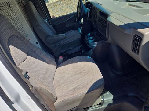 Used 2006 GMC Savana 2500 RWD image 18