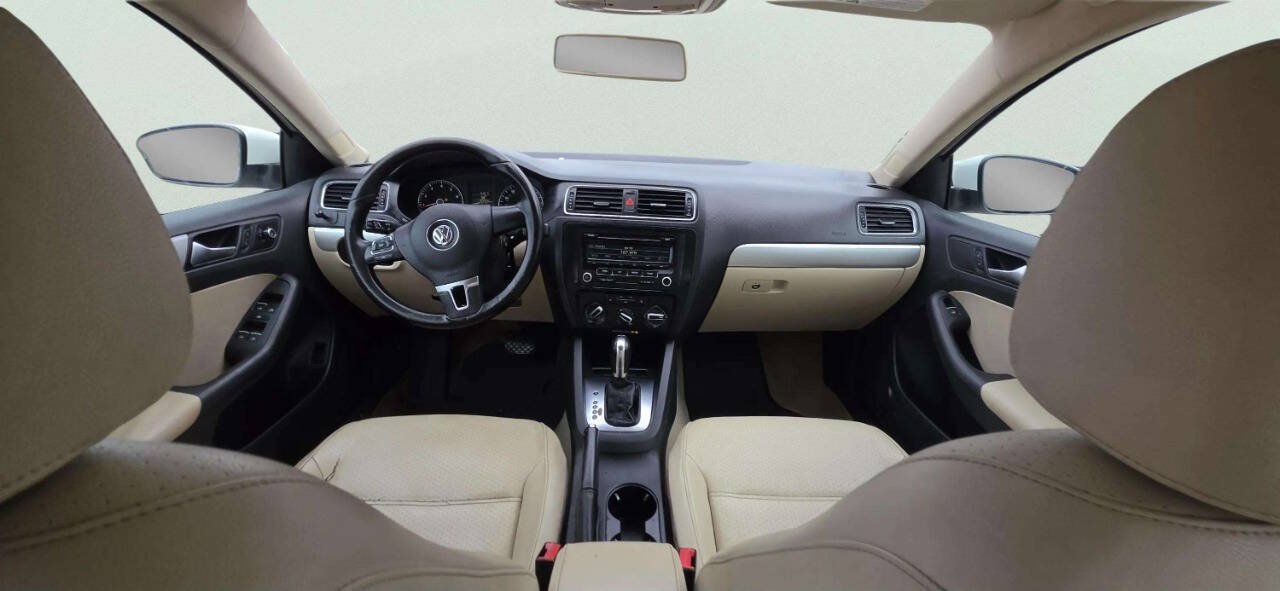 Used 2013 Volkswagen Jetta SE FWD image 8