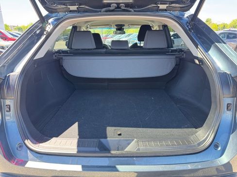 Used 2022 Toyota Venza LE AWD/4WD image 24