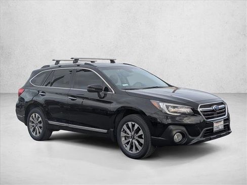 Used 2018 Subaru Outback 3.6R Touring image 3
