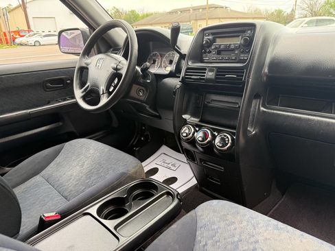 Used 2005 Honda CR-V LX image 69