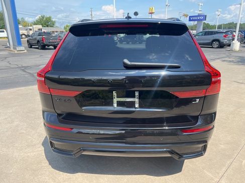 Certified 2024 Volvo XC60 T8 Ultimate w/ Climate Package image 4