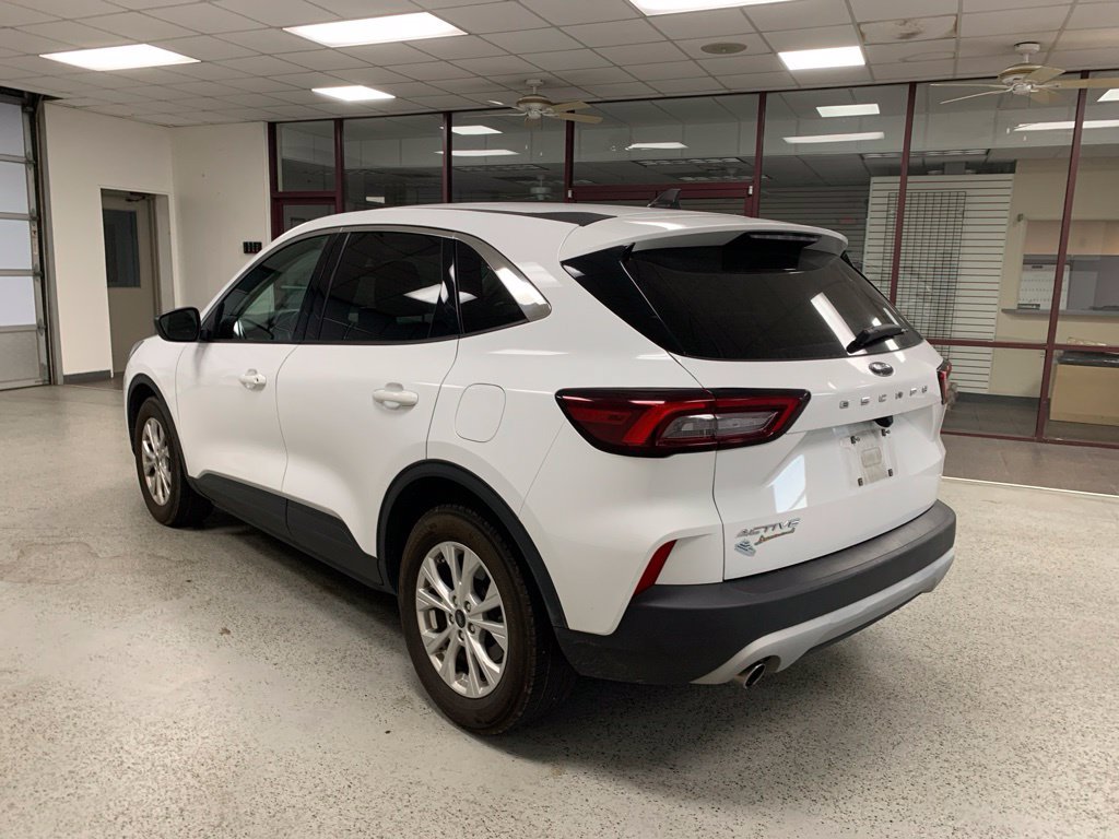 Used 2023 Ford Escape Active w/ Cold Weather Package FWD image 3