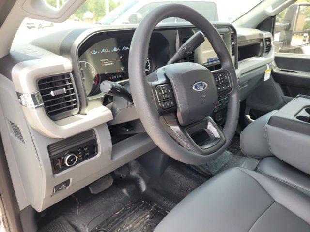New 2026 Ford F250 XL w/ FX4 Off-Road Package AWD/4WD image 9