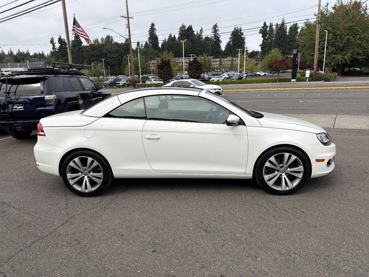 Used 2013 Volkswagen Eos Lux FWD image 8