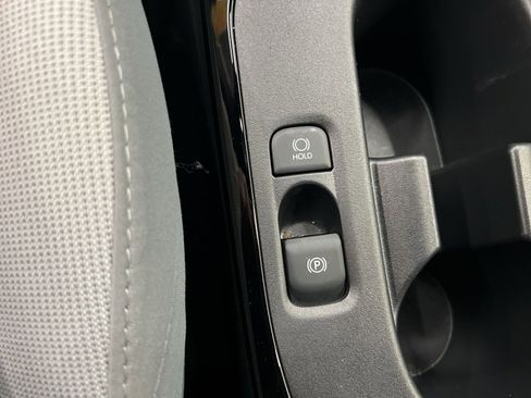 Used 2025 Toyota Corolla SE image 29