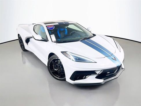 Used 2022 Chevrolet Corvette Stingray Premium Cpe w/ Z51 Performance Package RWD image 2