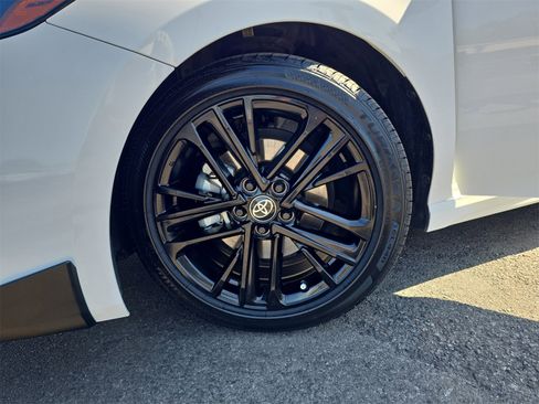 Used 2025 Toyota Camry SE w/ Convenience Package image 28