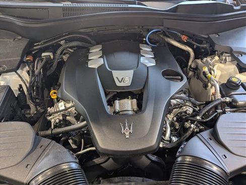 Used 2024 Maserati Levante GT Ultima image 22