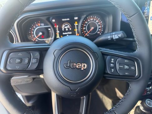 New 2026 Jeep Gladiator Rubicon image 23