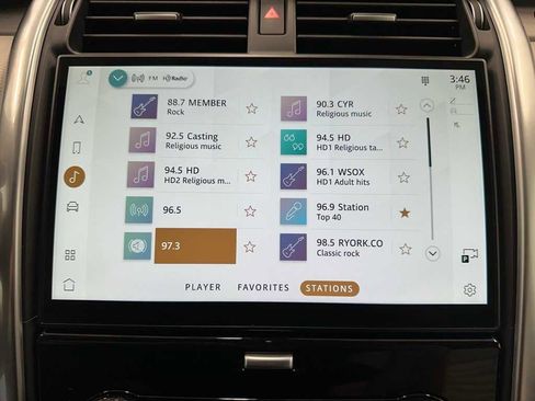 Used 2024 Land Rover Discovery Dynamic SE image 34