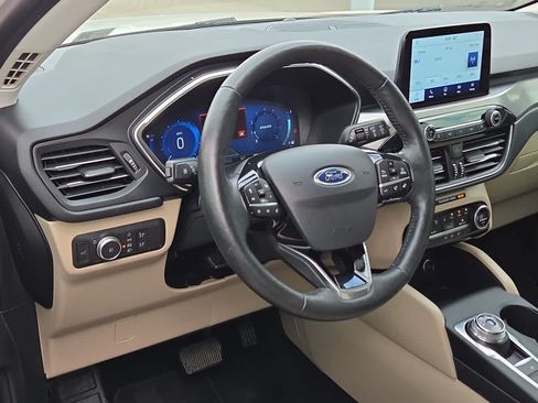 Used 2021 Ford Escape Titanium AWD/4WD image 10