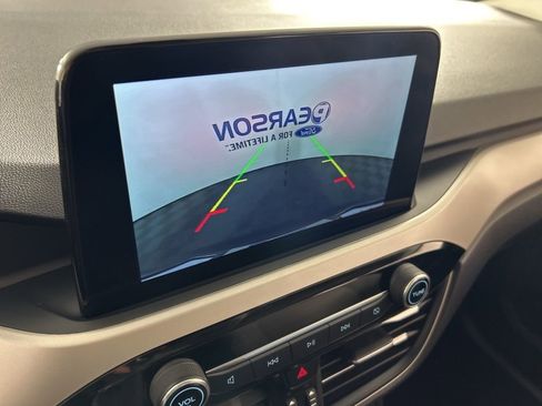 Used 2022 Ford Escape SE image 20