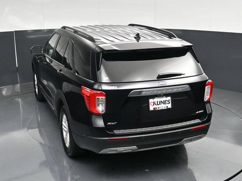 Used 2023 Ford Explorer XLT w/ Equipment Group 202A AWD/4WD image 47