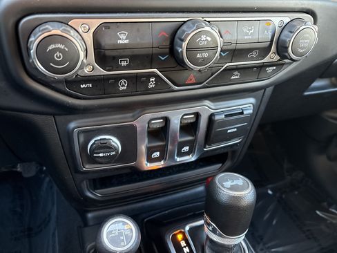 Used 2023 Jeep Wrangler Sport AWD/4WD image 30