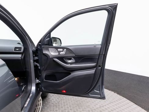 Used 2022 Mercedes-Benz GLE 350 4MATIC w/ Premium Package image 40