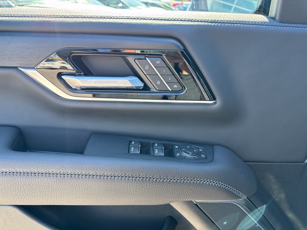 New 2026 GMC Yukon Denali AWD/4WD image 13