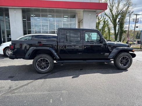 Used 2023 Jeep Gladiator Overland AWD/4WD image 8