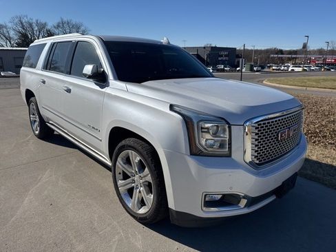 Used 2016 GMC Yukon XL Denali w/ Open Road Package image 4