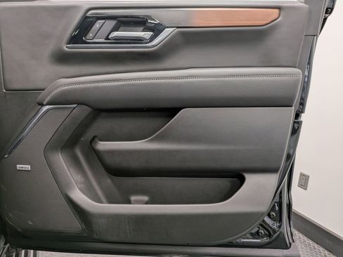 Used 2026 GMC Yukon XL Denali w/ Sun & Power Step Package AWD/4WD image 29