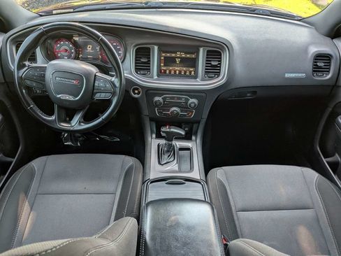 Used 2022 Dodge Charger SXT w/ Blacktop Package RWD image 13