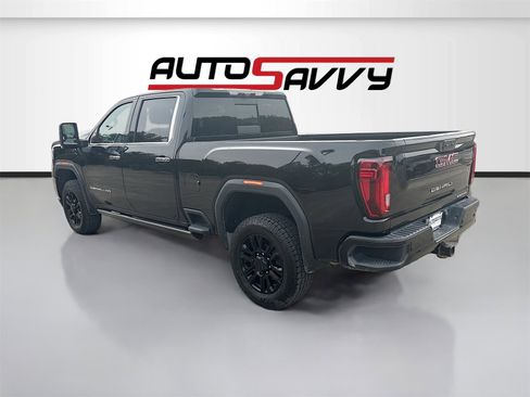 Used 2022 GMC Sierra 2500 Denali w/ Denali Black Diamond Edition image 5