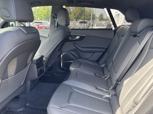 Used 2025 Audi Q8 Premium Plus AWD/4WD image 19