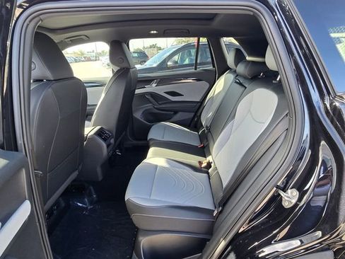New 2026 Volkswagen Tiguan SE R-Line FWD image 13