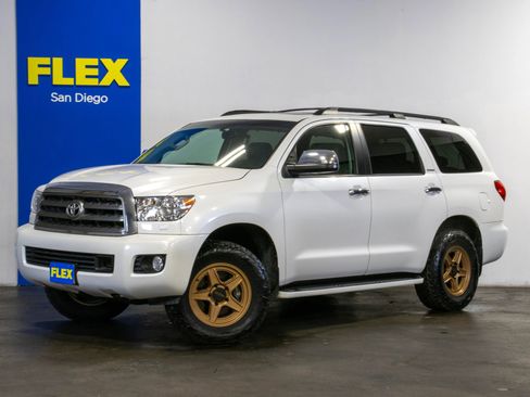 Used 2017 Toyota Sequoia Platinum image 1