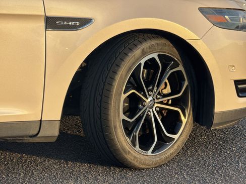 Used 2013 Ford Taurus SHO image 12