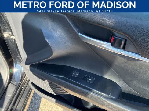 Used 2018 Toyota Camry SE w/ Moonroof Package image 40