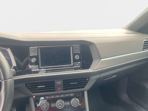 Used 2020 Volkswagen Jetta R-Line FWD image 12