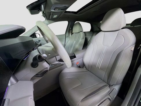 Used 2024 Hyundai Elantra SEL w/ Convenience Package FWD image 12