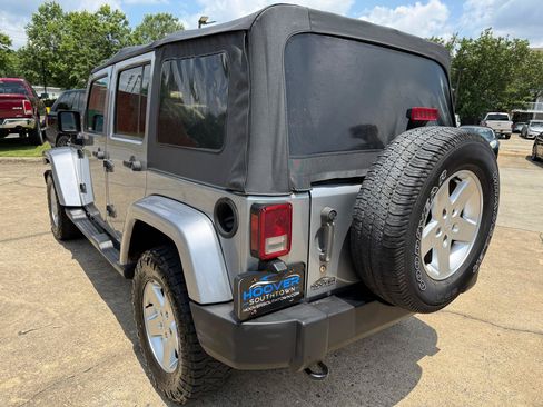 Used 2014 Jeep Wrangler Unlimited Sport AWD/4WD image 3