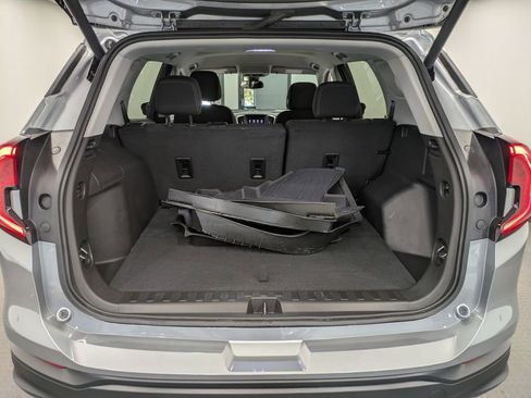 Used 2024 GMC Terrain SLE w/ Driver Convenience Package AWD/4WD image 25