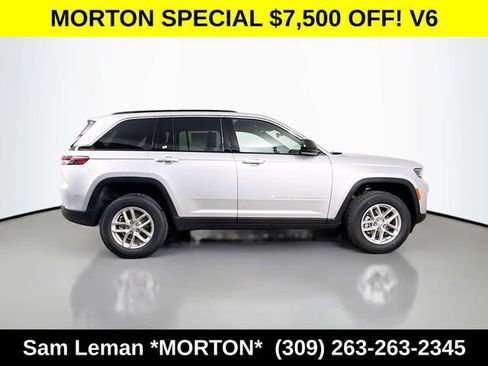 New 2025 Jeep Grand Cherokee Laredo w/ Luxury Tech Group I AWD/4WD image 8