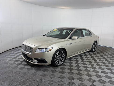 Used 2017 Lincoln Continental Reserve w/ Climate Package AWD/4WD image 2